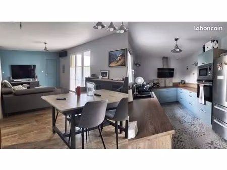 maison contemporaine (2019) – plain-pied – dpe a – 3 ch – terrain constructible et piscina
