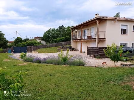 maison de village très confortable avec vue splendide