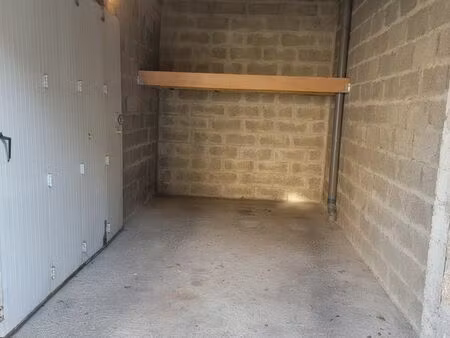 garage / box