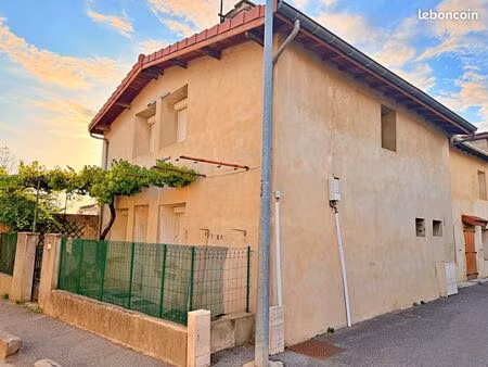 maison de village 3 pièces 85 m²