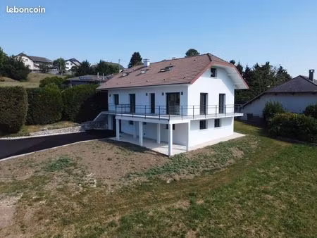 maison 5 pièces 143 m2 (284 m2 au sol)