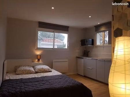 studio meublé tout équipé avec terrasse à proximité de bordeaux