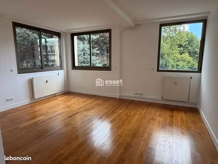 appartement 3 pièces 68.5m² à louer 1700 - saint cloud 92210