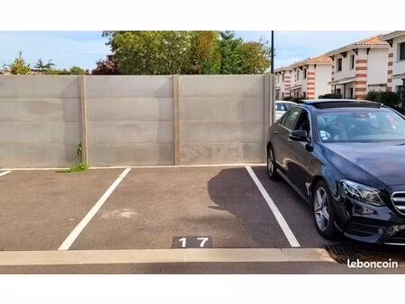 place de parking sécurisé paul bataille gujan mestras
