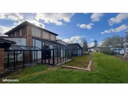 local commercial 450 m² lombez