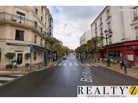 local commercial 68 m²