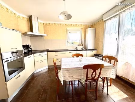 propriété 4 pièces 132 m²