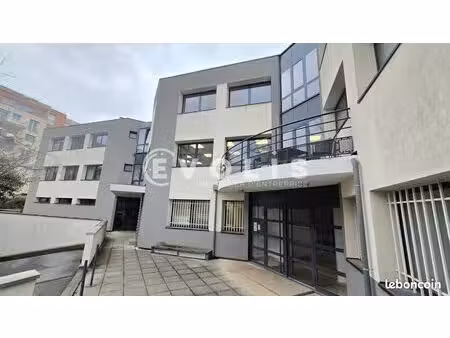 bureaux 968 m²