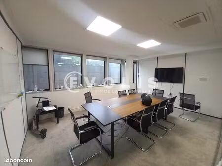 bureaux 256 m²
