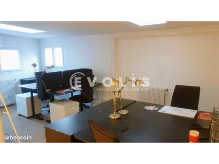 bureau 32 m²