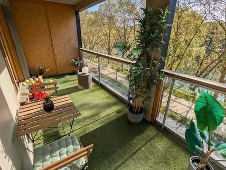 appartement f3 de 67 m² en bord de seine
