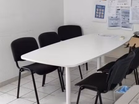 ensemble de bureaux za de pierrelatte 100m2