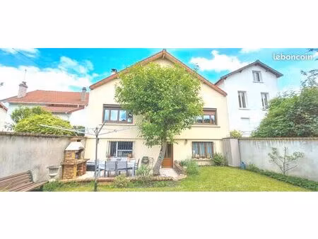maison 7 pièces 157 m²