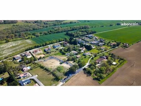 terrain 804 m² lanta