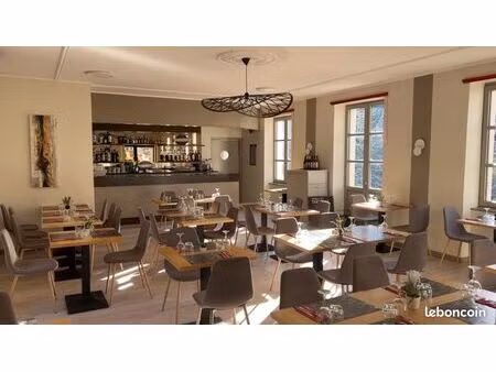 restaurant - immeuble commercial - logement - proche lacs aveyron