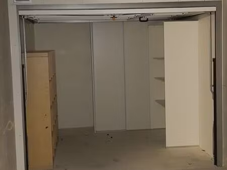 box à louer 6 25 m² – résidence sécurisée (vidéosurveillance)