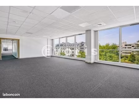 bureaux 71 m²