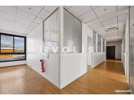 bureaux 151 m²