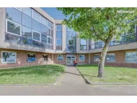 bureaux 789 m²