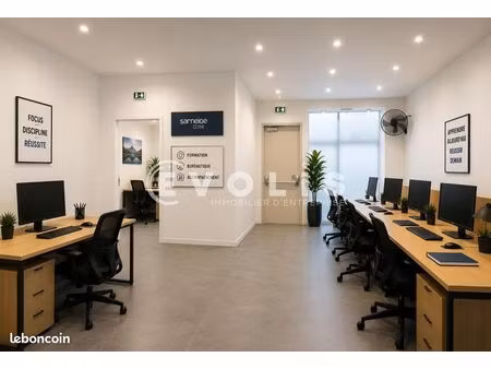 bureau 80 m²