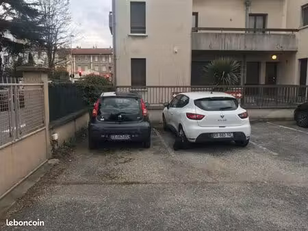 place de parking sécurisée à louer – 129 rue faventines  valence