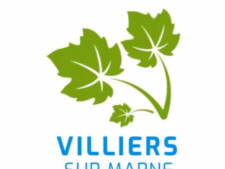 parking en face de la gare de villiers