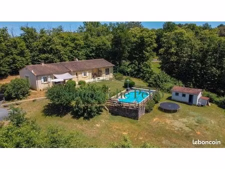 propriété 5 pièces 158 m²