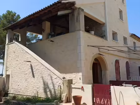 direct propriétaire grand mas 2000 m2 de planchers sur / 17 ha bio   proche de toutes comm