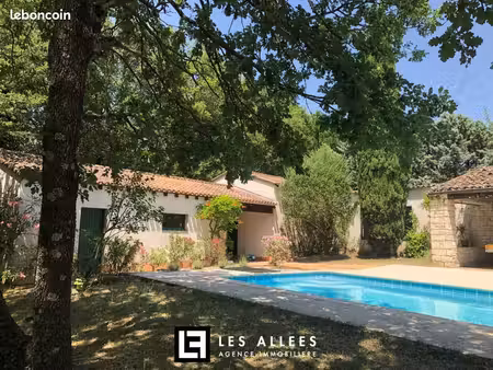 villa 8 pièces 195 m²