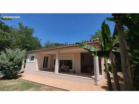 maison sur 4350 m2 + dépendances
