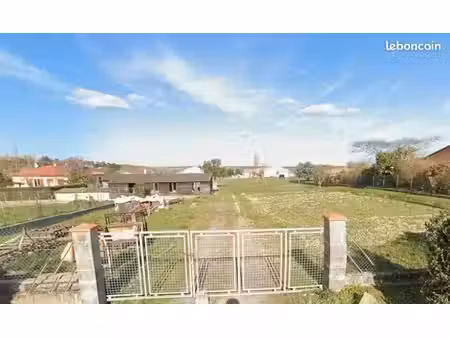 terrain 550 m² ayguesvives