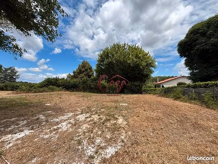 terrain 933 m² camarsac