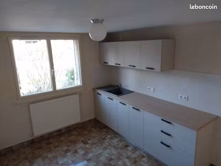 location t2 60m2