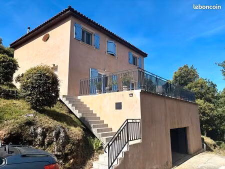 maison 148 m2 récente avec garage  terrasse et jardin de 1331 m2
