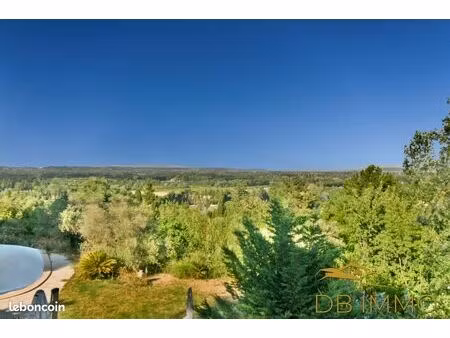 villa 5 pièces 200 m²