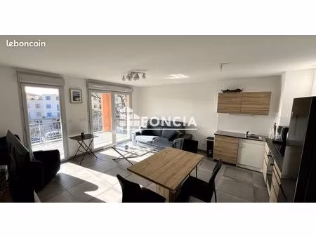 appartement t3 avec terrasse  parking et garage privatif dans résidence avec piscine