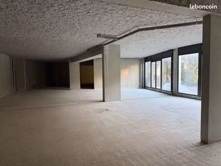 local à louer 140 m2 caveirac
