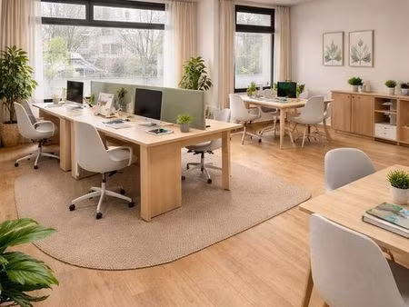 local professionnel 84m2