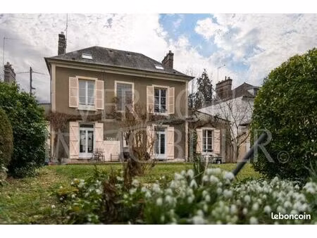 propriété 7 pièces 184 m²