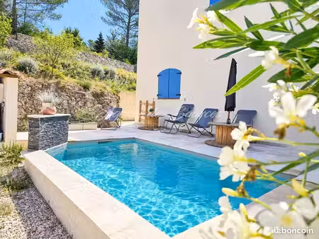 villa 4 pièces 141 m²