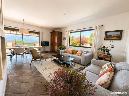 propriété 7 pièces 202 m²