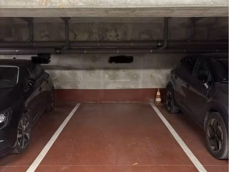 location place de parking mairie de saint ouen