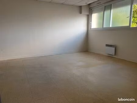 bureau 95 m²
