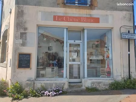 local commercial avec belle visibilité au faou