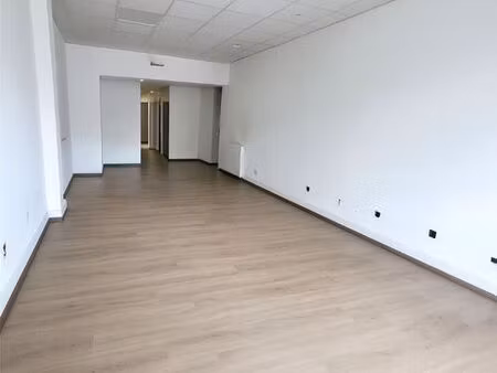 local commercial 81 m² morlaix