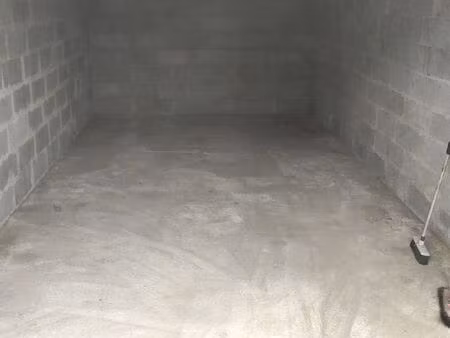 garage/box/garde meuble