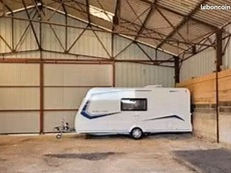 location stockage camping car voiture