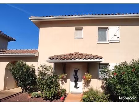 vends maison t3 de 64 m2 avec véranda et jardin privatif