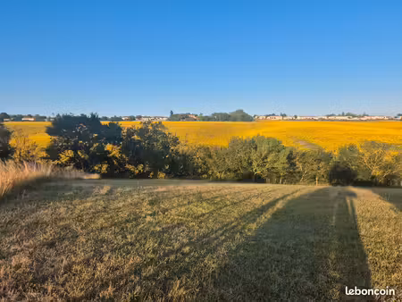 terrain constructible - proche centre de nailloux