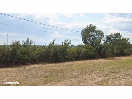 terrain 1 215 m² saubens